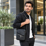 کیف دوشی مردانه (مشکی / عسلی طرح Jeep)